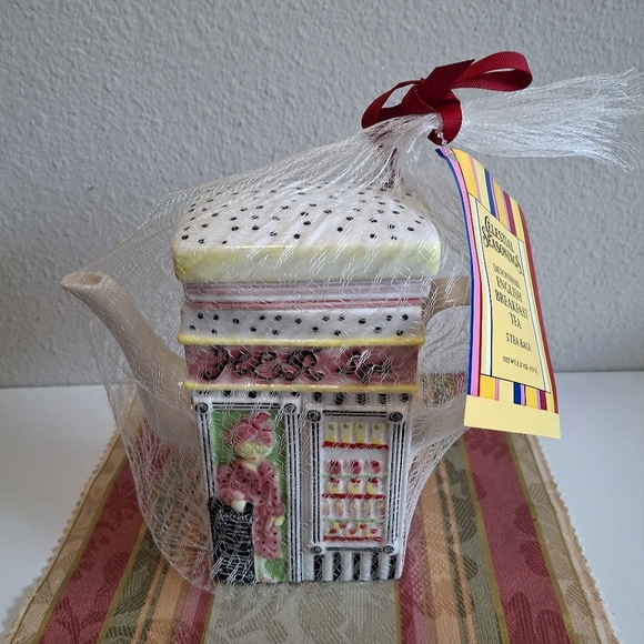 The Hain Celestial Group Vintage Handpainted Collectors Teapot His & Her Spa - Picture 8 of 9